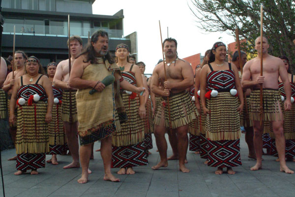 M ori performers at the celebration of the launch of M ori Television 