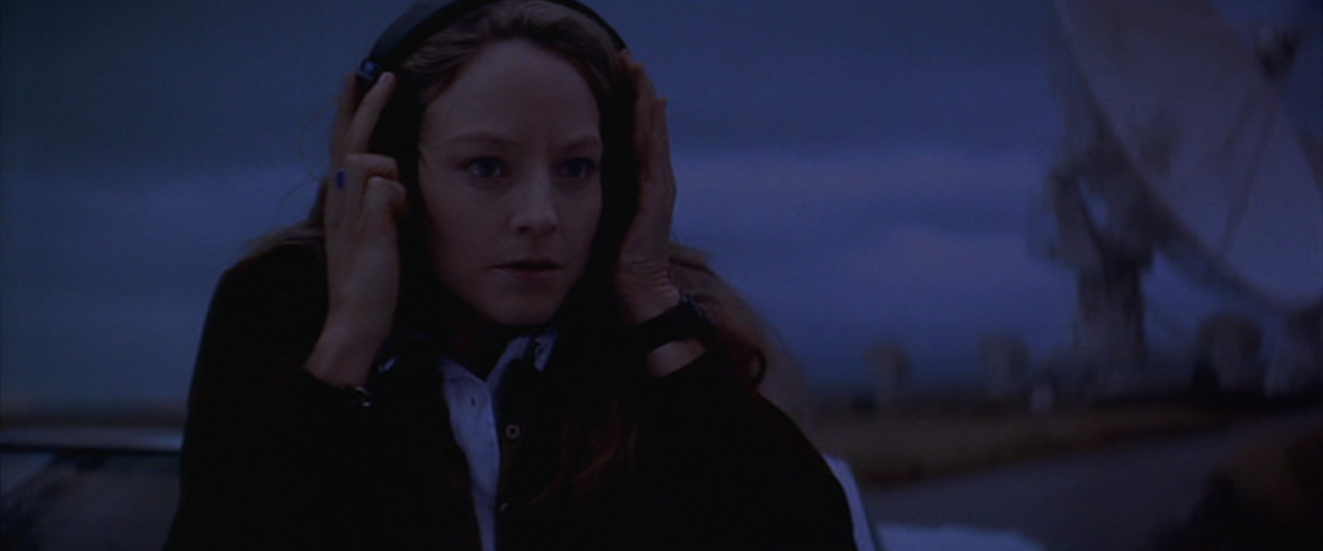 contact_jodie-foster_02.png